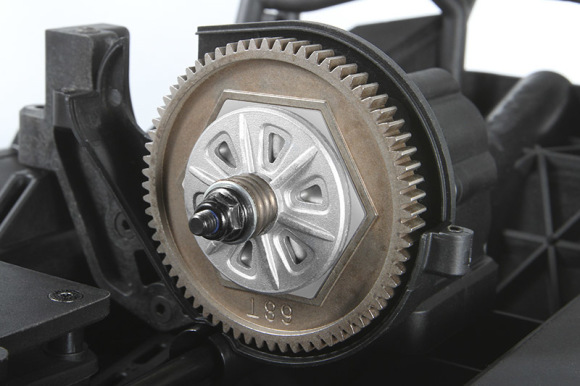 DUAL SLIPPER CLUTCH Our dual slipper design uses an aluminum pad on each side of the spur gear which provides the right amount of slip for performance and heat resistance for durability. The all-metal spur gear features 32 pitch gearing for high torque applications.